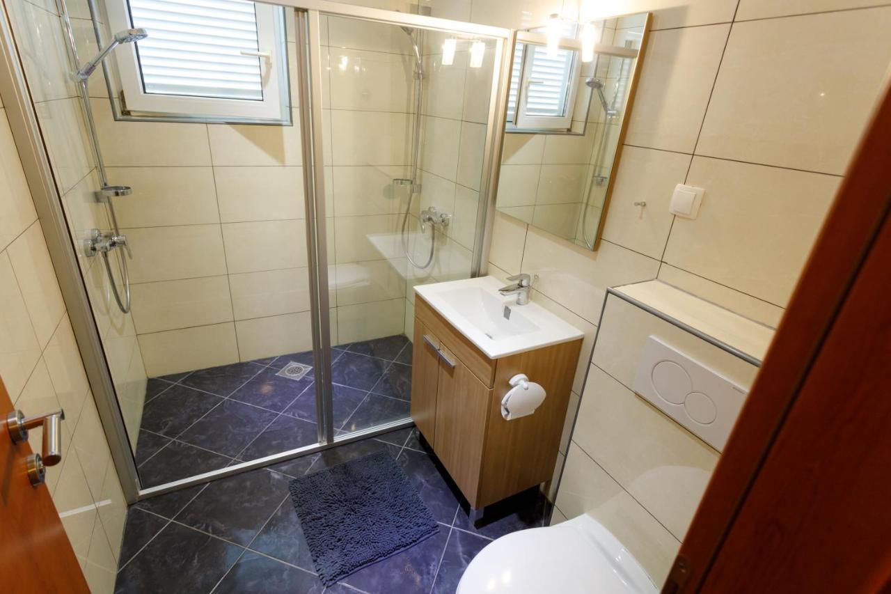 קרק Apartments Lacic מראה חיצוני תמונה