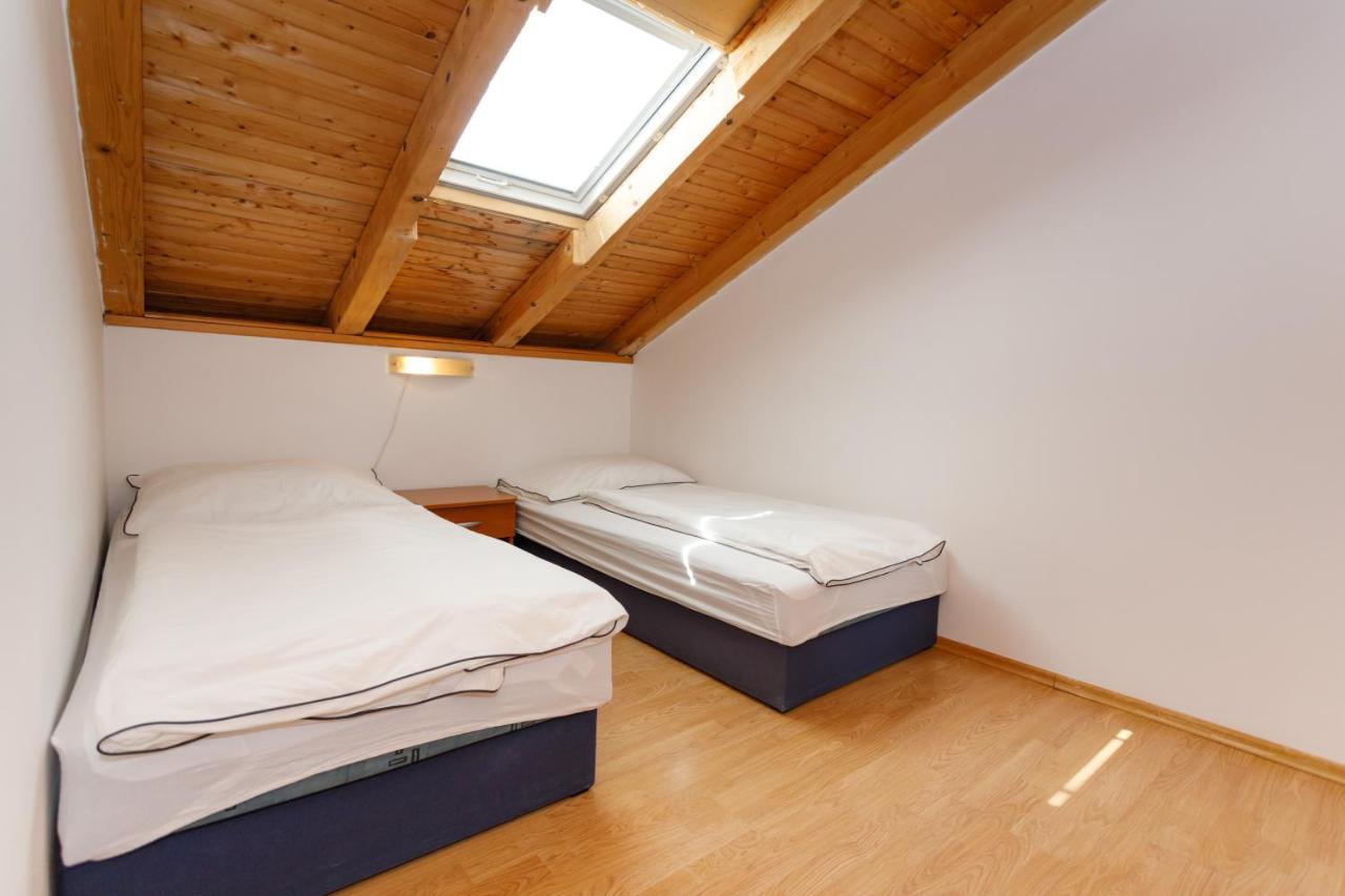 קרק Apartments Lacic מראה חיצוני תמונה